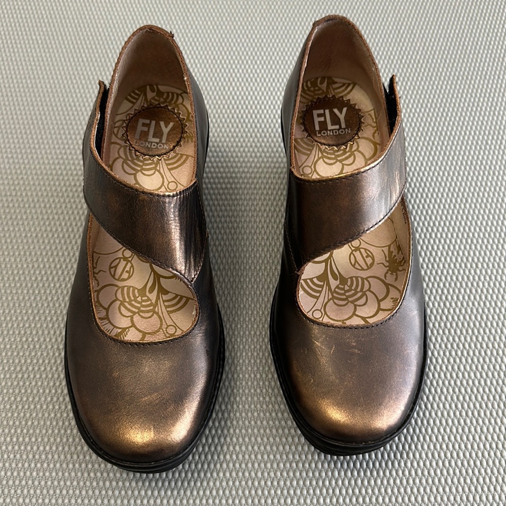 FLY LONDON | Yasi 682 Fly Wedge Pump Mary Jane Size 37 Plum